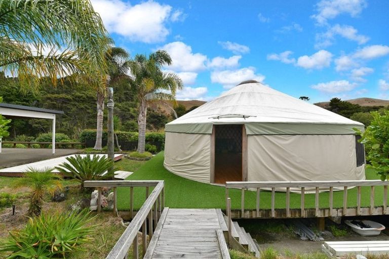 Photo of property in 1034 Peak Road, Helensville, 0875