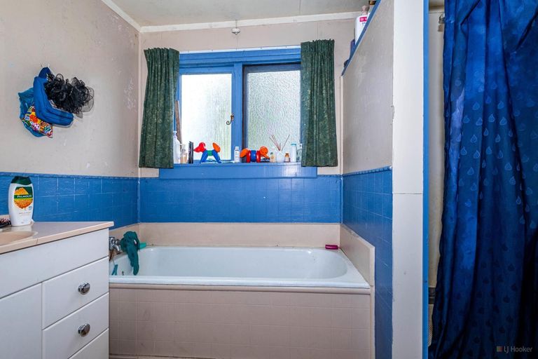 Photo of property in 35 Leonard Street, Waimate, 7924