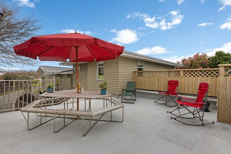 Photo of property in 4 Evelyn Place, Welbourn, New Plymouth, 4310