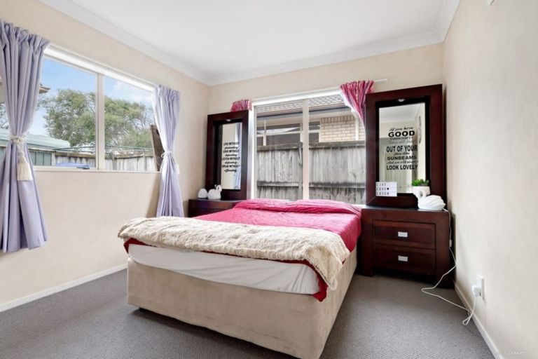Photo of property in 19 Walter Haddrell Crescent, Flat Bush, Auckland, 2016