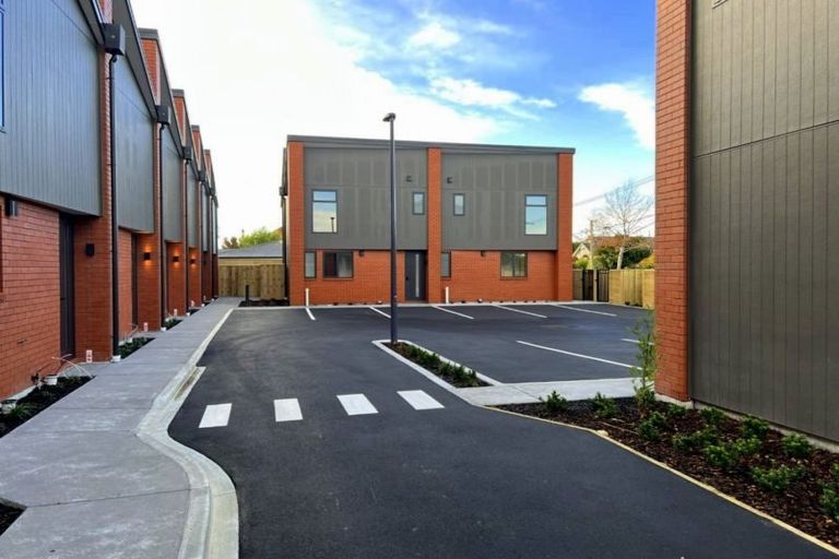 Photo of property in 2/206 Geraldine Street, Edgeware, Christchurch, 8013