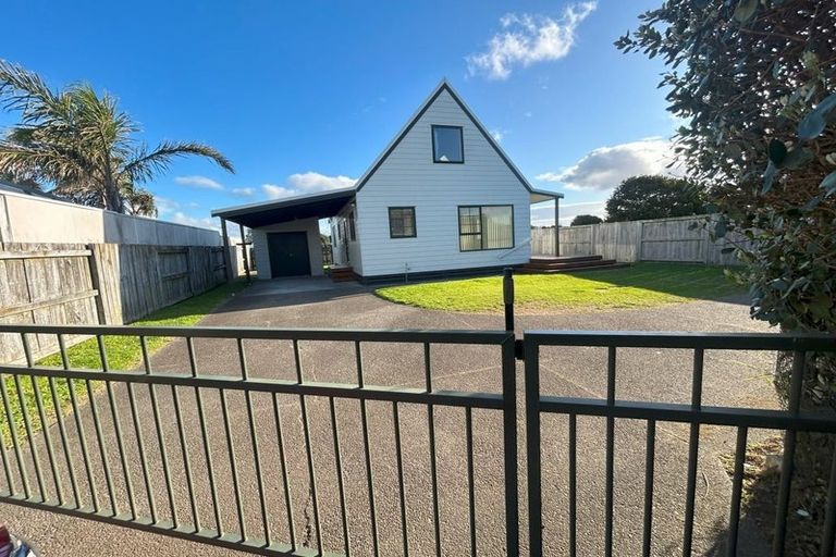 Photo of property in 884b Papamoa Beach Road, Papamoa Beach, Papamoa, 3118
