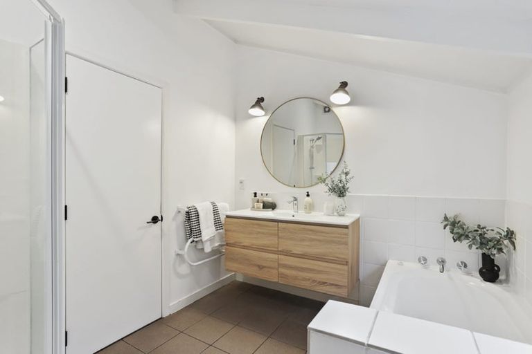 Photo of property in 755 West Coast Road, Oratia, Auckland, 0604