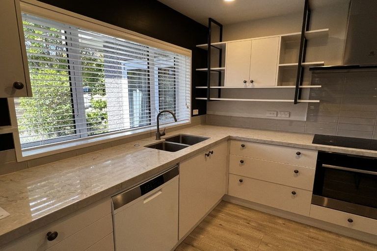 Photo of property in 2a Busby Hill, Havelock North, 4130