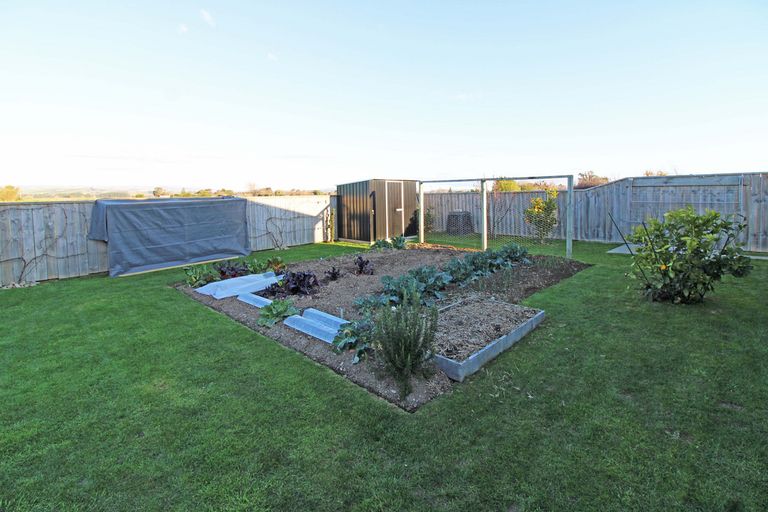 Photo of property in 28 Feist Street, Carterton, 5713