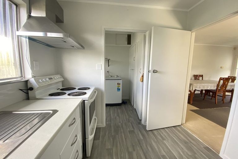 Photo of property in 2/14 Downing Street, Glenfield, Auckland, 0629