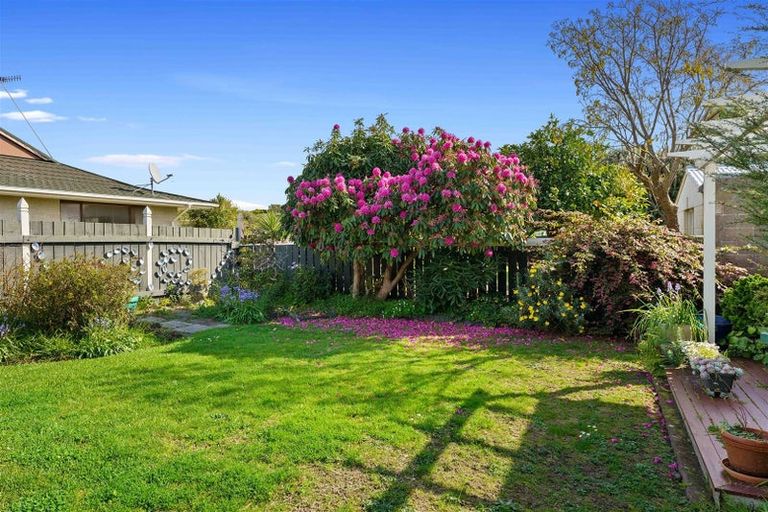Photo of property in 1 Miro Street, Waikanae, 5036