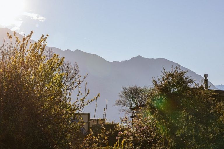 Photo of property in 30b Chalmers Street, Wanaka, 9305