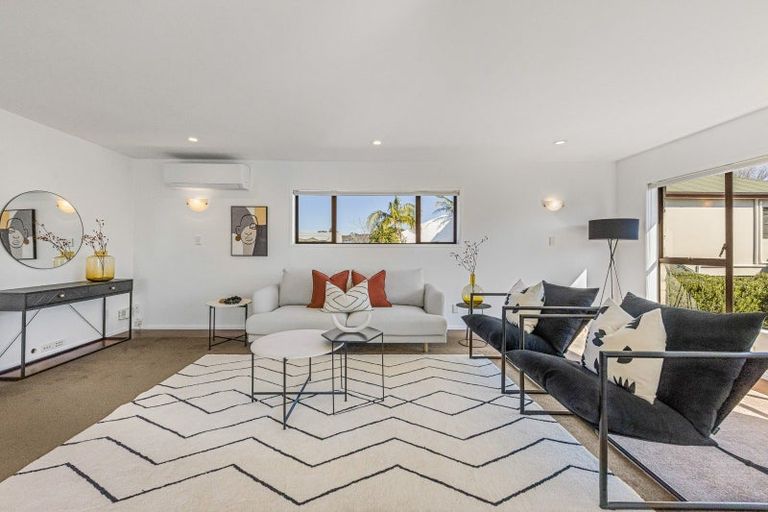 Photo of property in 55 Dignan Street, Point Chevalier, Auckland, 1022