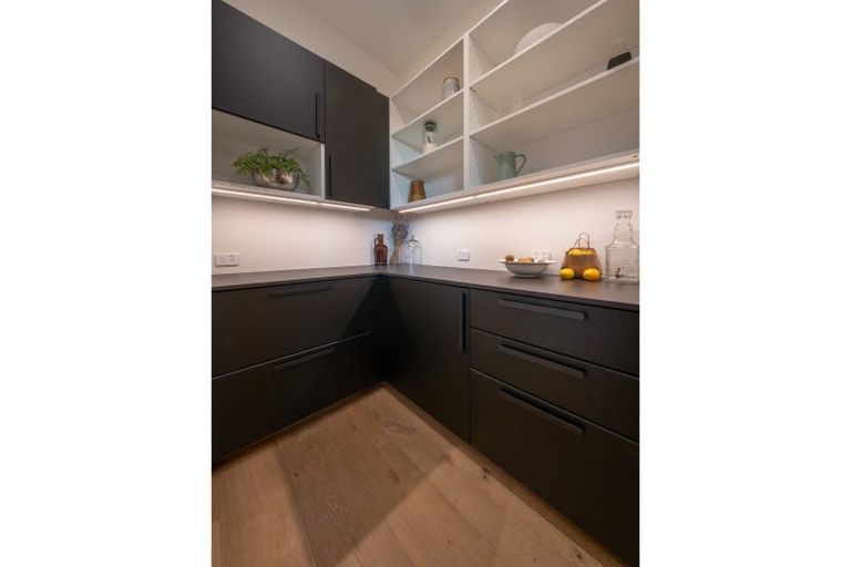 Photo of property in 17 Kapuka Lane, Wanaka, 9305