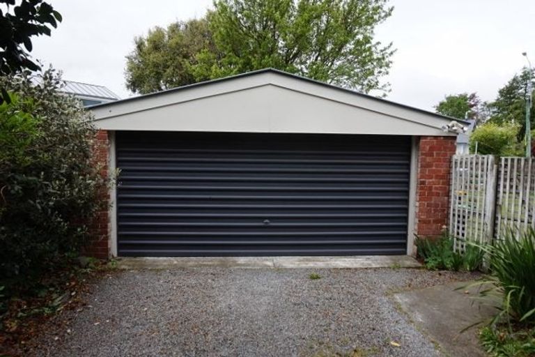 Photo of property in 96 Clyde Road, Ilam, Christchurch, 8041