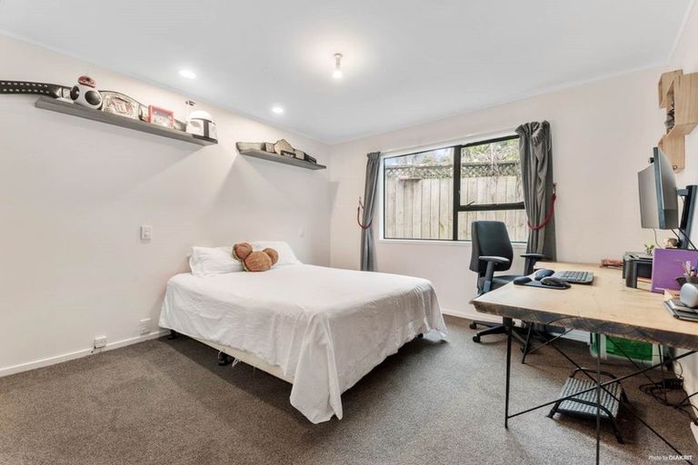 Photo of property in 2/19 Bowman Road, Forrest Hill, Auckland, 0620