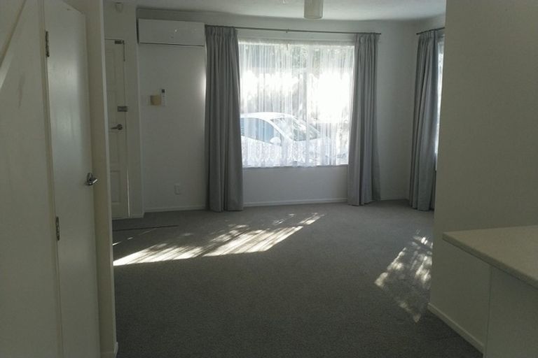 Photo of property in 4/1106 High Street, Taita, Lower Hutt, 5011