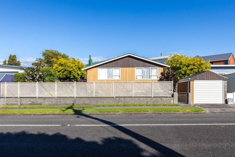 Photo of property in 33 South Road, Blagdon, New Plymouth, 4310