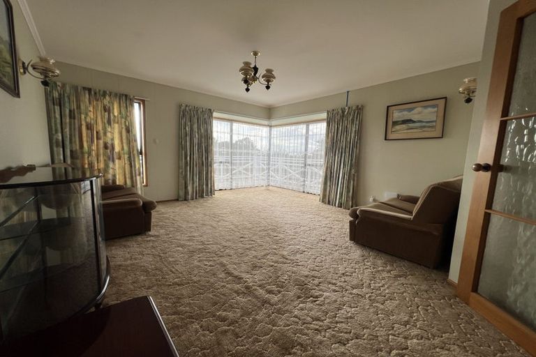 Photo of property in 4 Rae Road, Campbells Bay, Auckland, 0620