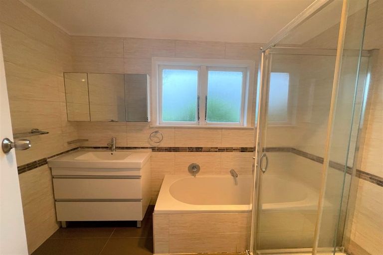 Photo of property in 82a Mokoia Road, Birkenhead, Auckland, 0626