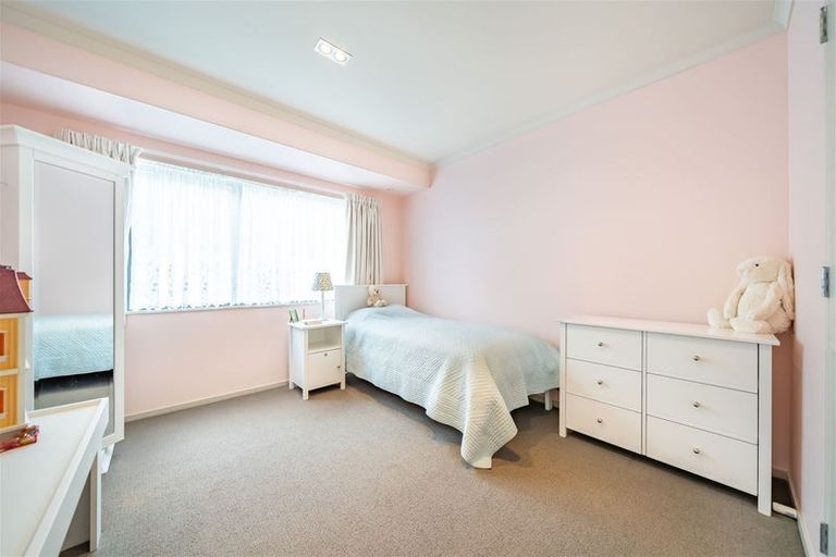 Photo of property in 2 Cosgrove Rise, Riverstone Terraces, Upper Hutt, 5018