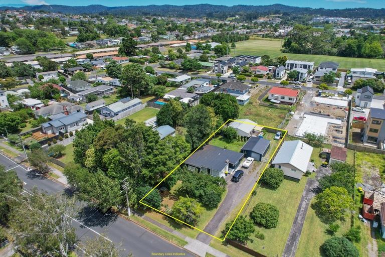 Photo of property in 11 Ranui Station Road, Ranui, Auckland, 0612
