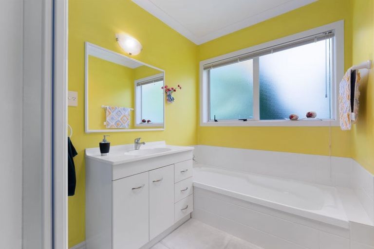 Photo of property in 48 Manor Park Drive, Pyes Pa, Tauranga, 3112