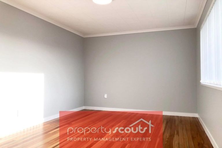 Photo of property in 21 Mcnaughton Street, Waitara, 4320