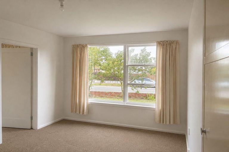Photo of property in 8 Lochee Road, Upper Riccarton, Christchurch, 8041