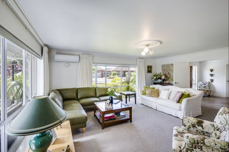Photo of property in 2 Fern Grove, Taradale, Napier, 4112