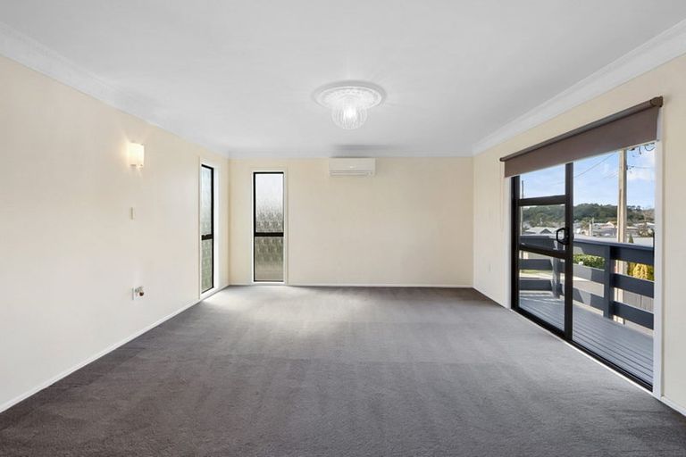 Photo of property in 79 Mould Street, Waitara, 4320
