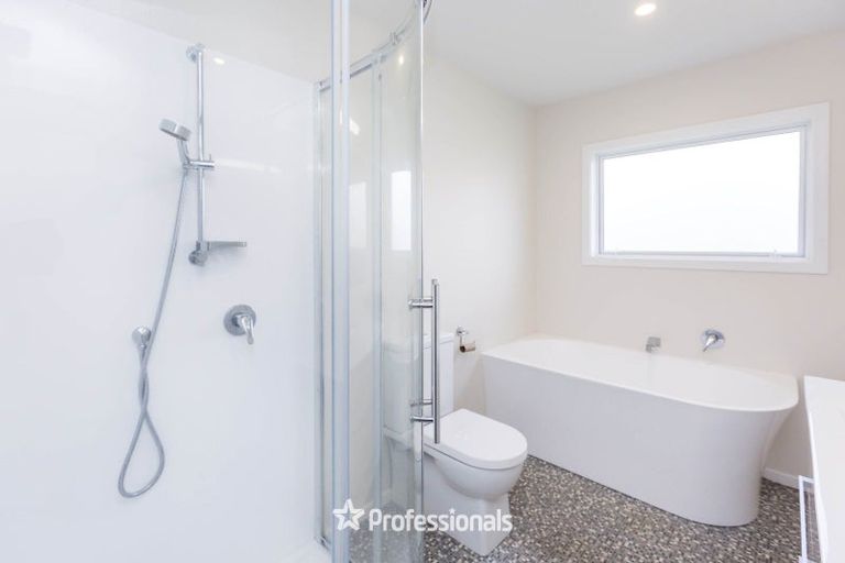 Photo of property in 3 Poulson Grove, Trentham, Upper Hutt, 5018