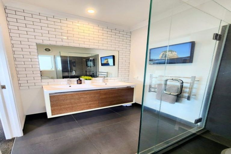 Photo of property in 6 Sophia Place, Karaka, Papakura, 2113