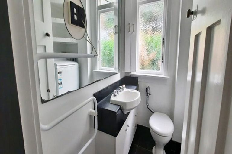 Photo of property in 21af1 Talavera Terrace, Kelburn, Wellington, 6012