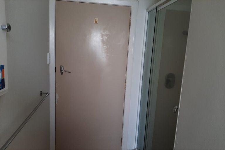 Photo of property in 15 Brett Place, Takaro, Palmerston North, 4412