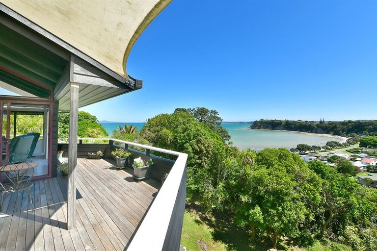 Photo of property in 71 Roberts Road, Matakatia, Whangaparaoa, 0930