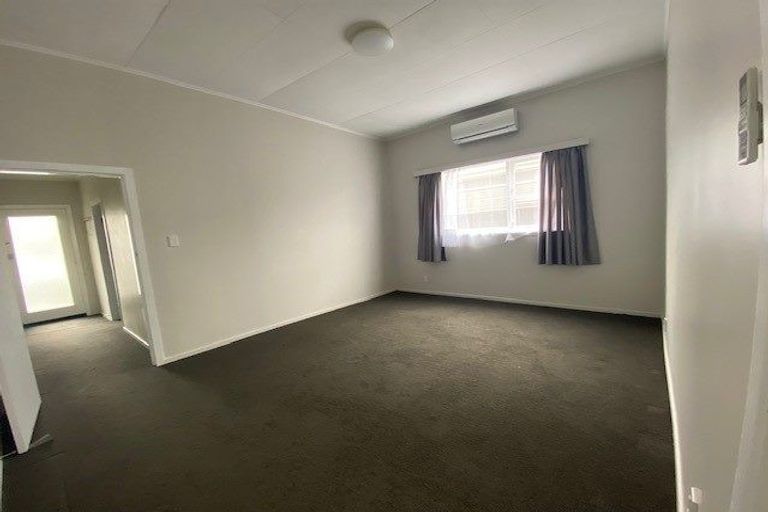 Photo of property in 14 Yale Road, Mount Cook, Wellington, 6021