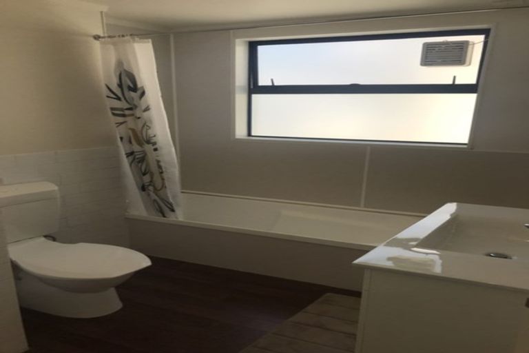 Photo of property in 566m Adelaide Road, Berhampore, Wellington, 6023