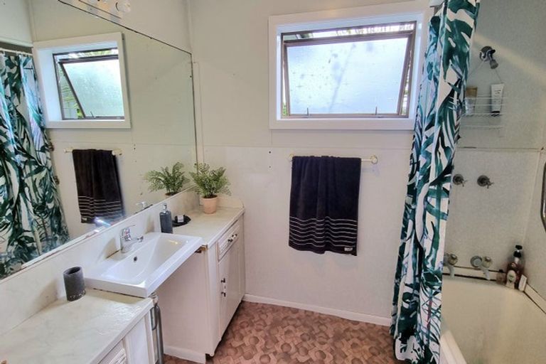 Photo of property in 108 Pipiroa Road, Ngatea, 3503