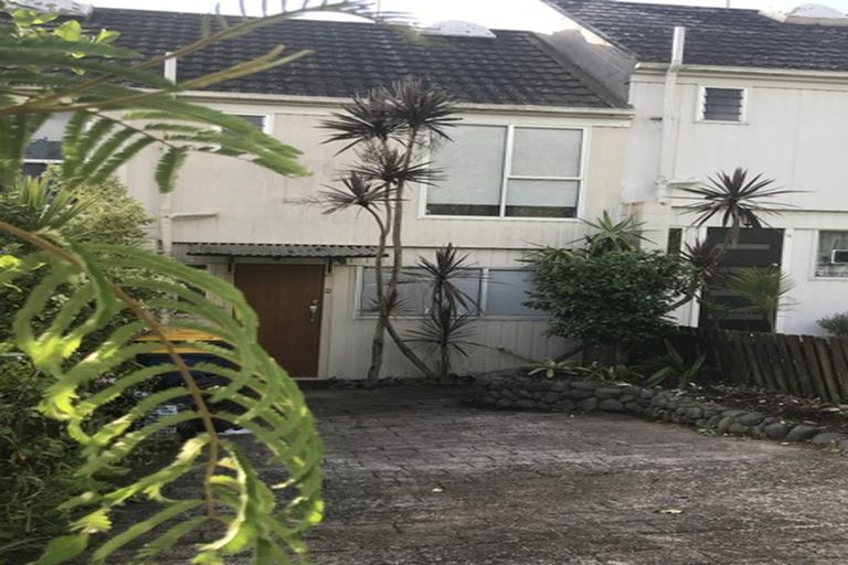 Photo of property in 6/106 West Coast Road, Glen Eden, Auckland, 0602