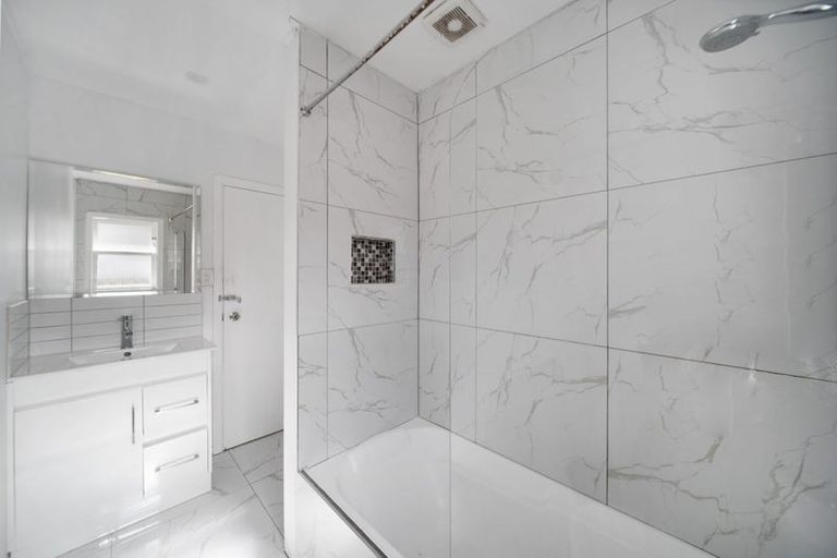 Photo of property in 51 Hallberry Road, Mangere East, Auckland, 2024