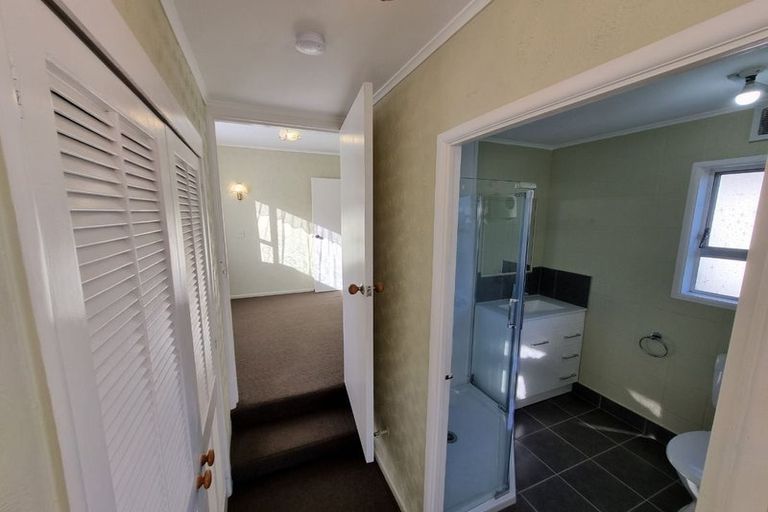 Photo of property in 52 Hobart Crescent, Wattle Downs, Auckland, 2103