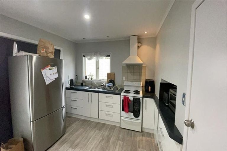 Photo of property in 216 Te Atatu Road, Te Atatu South, Auckland, 0610