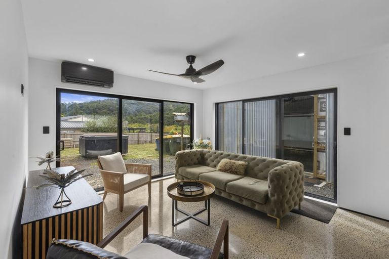 Photo of property in 127 Bethells Road, Waitakere, 0781