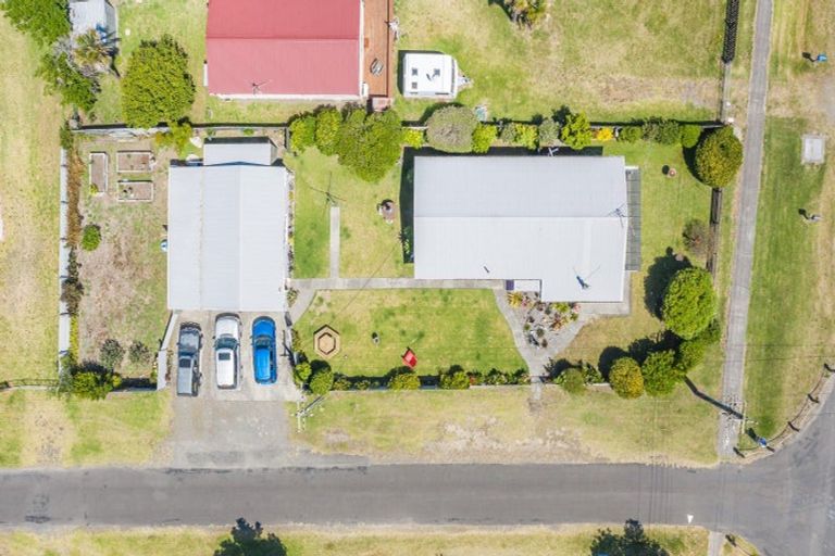 Photo of property in 63 Koputara Road, Himatangi Beach, Foxton, 4891
