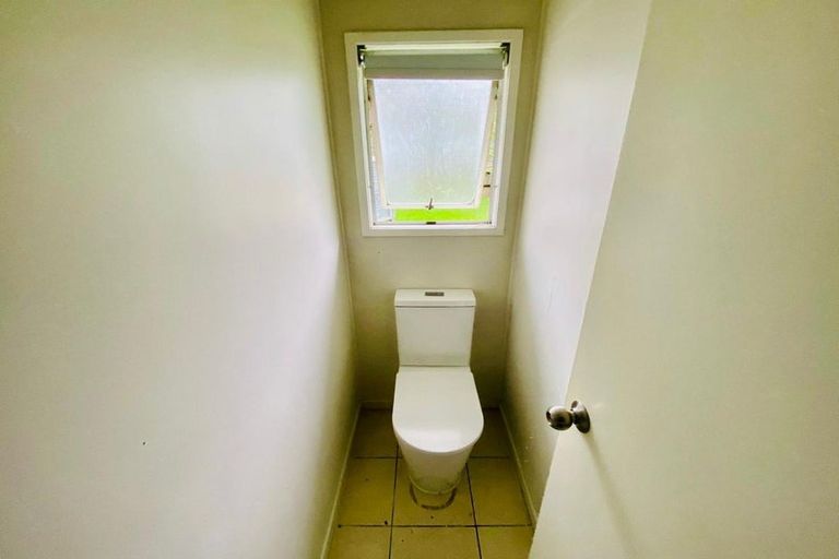 Photo of property in 3 Balmerino Avenue, Red Hill, Papakura, 2110