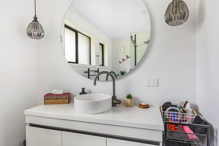 Photo of property in 1459 Carrington Road, Hurworth, New Plymouth, 4371