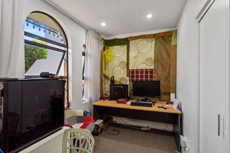 Photo of property in 4/177 Hurstmere Road, Takapuna, Auckland, 0622