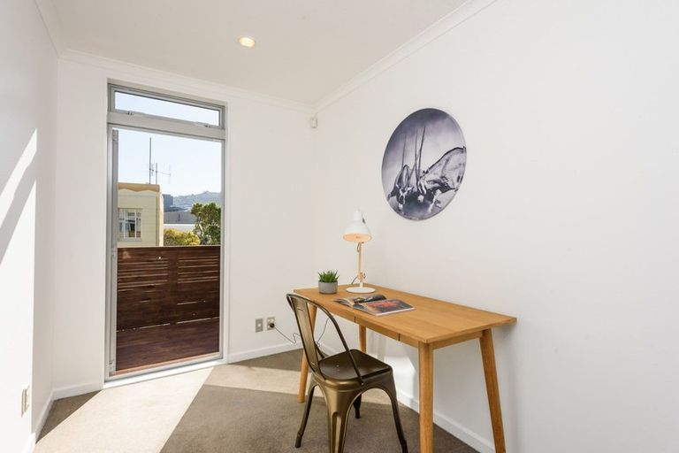 Photo of property in 9/15 Roxburgh Street, Mount Victoria, Wellington, 6011