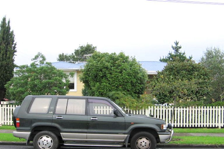 Photo of property in 4 Tiraumea Drive, Pakuranga, Auckland, 2010