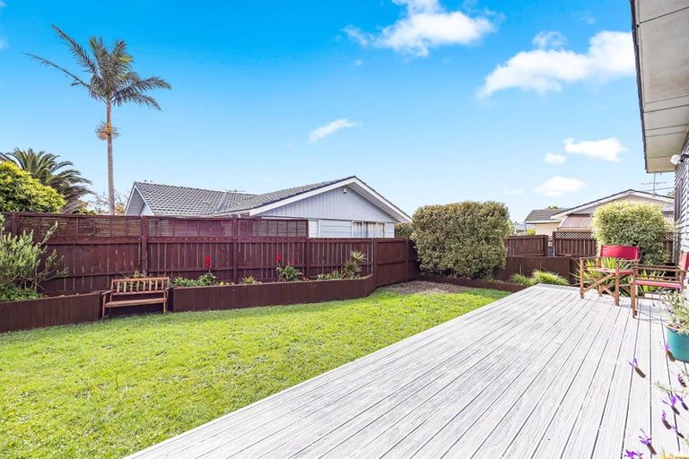 Photo of property in 37a Border Road, Henderson, Auckland, 0612