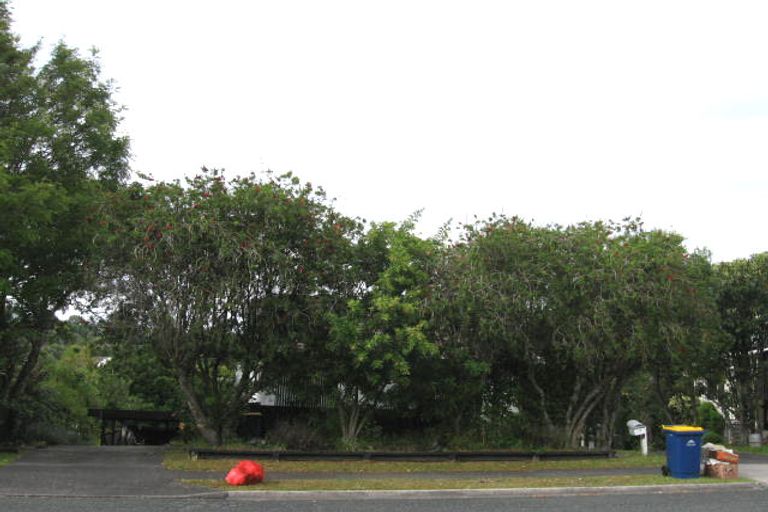 Photo of property in 1/16 John Downs Drive, Browns Bay, Auckland, 0630