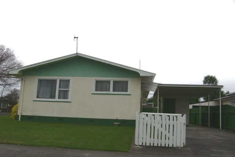 Photo of property in 30 Benmore Avenue, Cloverlea, Palmerston North, 4412