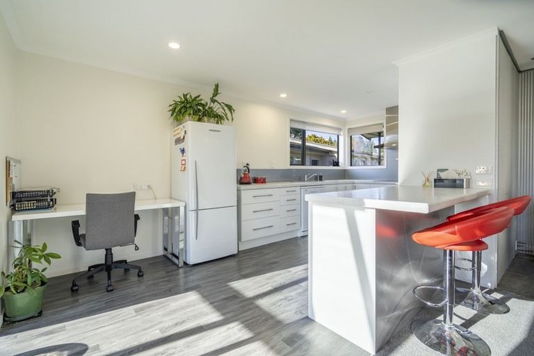 Photo of property in 16 Henry Street, Te Anau, 9600